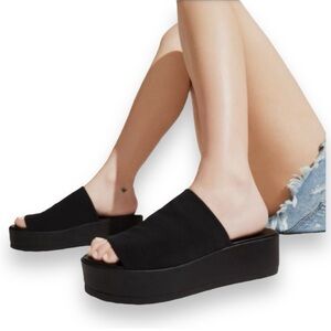 Steve Madden slinky platform sandals never worn size 9.5